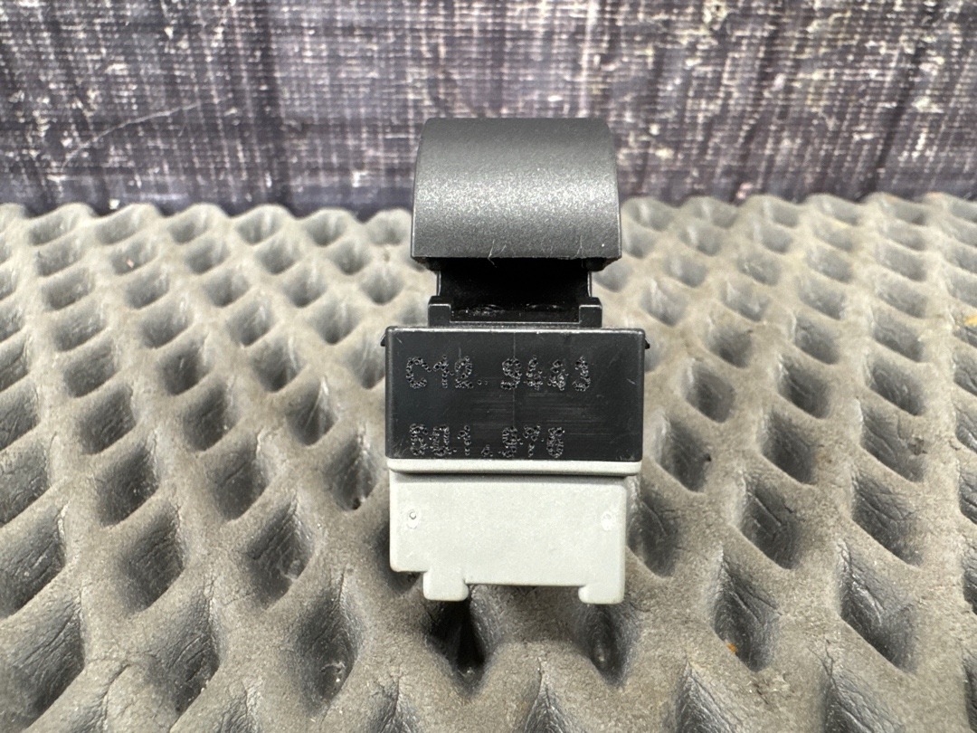 Кнопка стеклоподъемника, 250 рублей, Красноярск