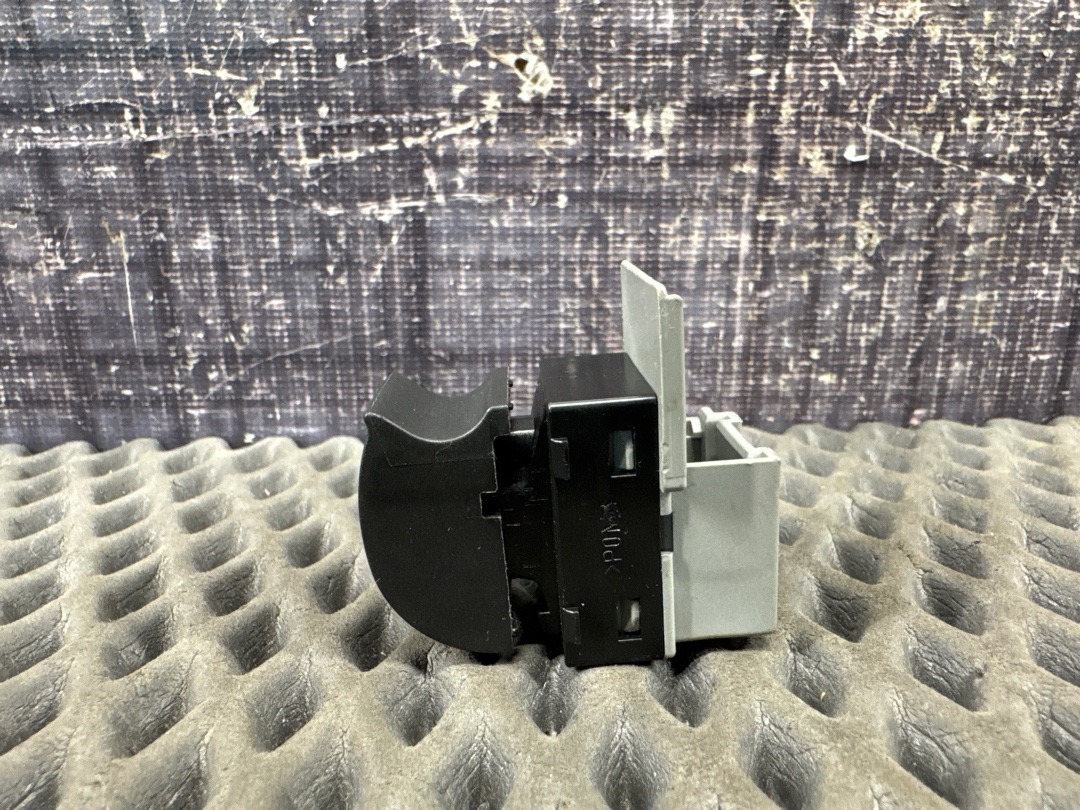 Кнопка стеклоподъемника, 250 рублей, Красноярск