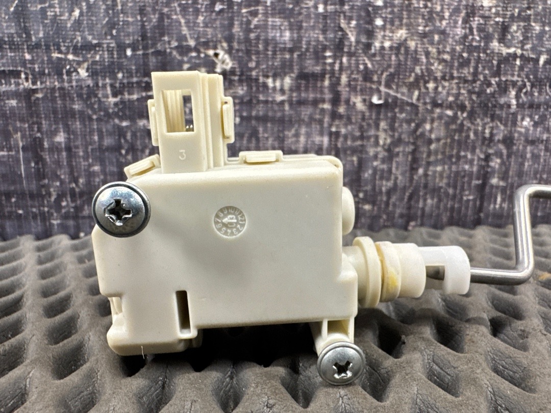 Замок лючка бензобака, 700 рублей, Красноярск