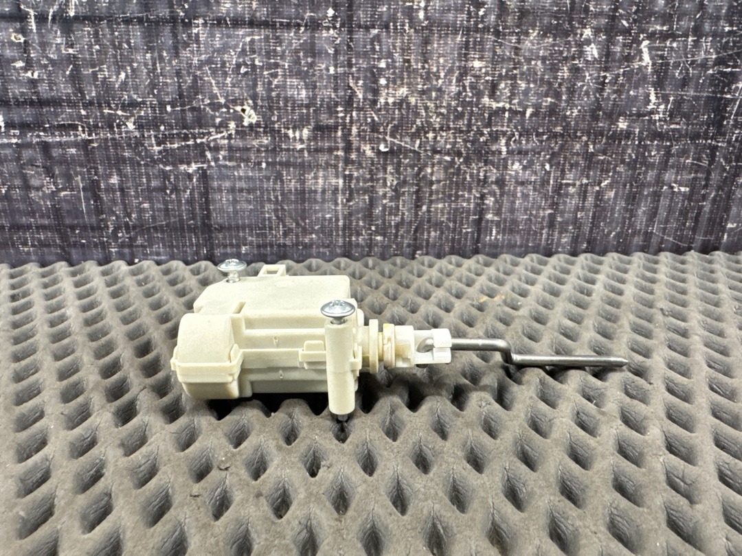 Замок лючка бензобака, 700 рублей, Красноярск