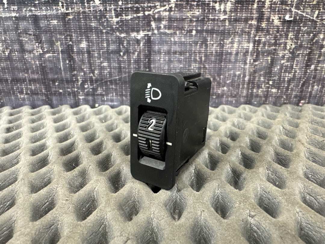 Кнопка корректора фар, 90 рублей, Красноярск