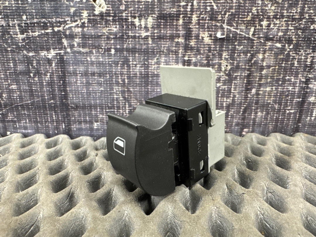 Кнопка стеклоподъемника, 250 рублей, Красноярск