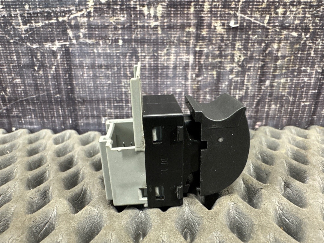 Кнопка стеклоподъемника, 250 рублей, Красноярск