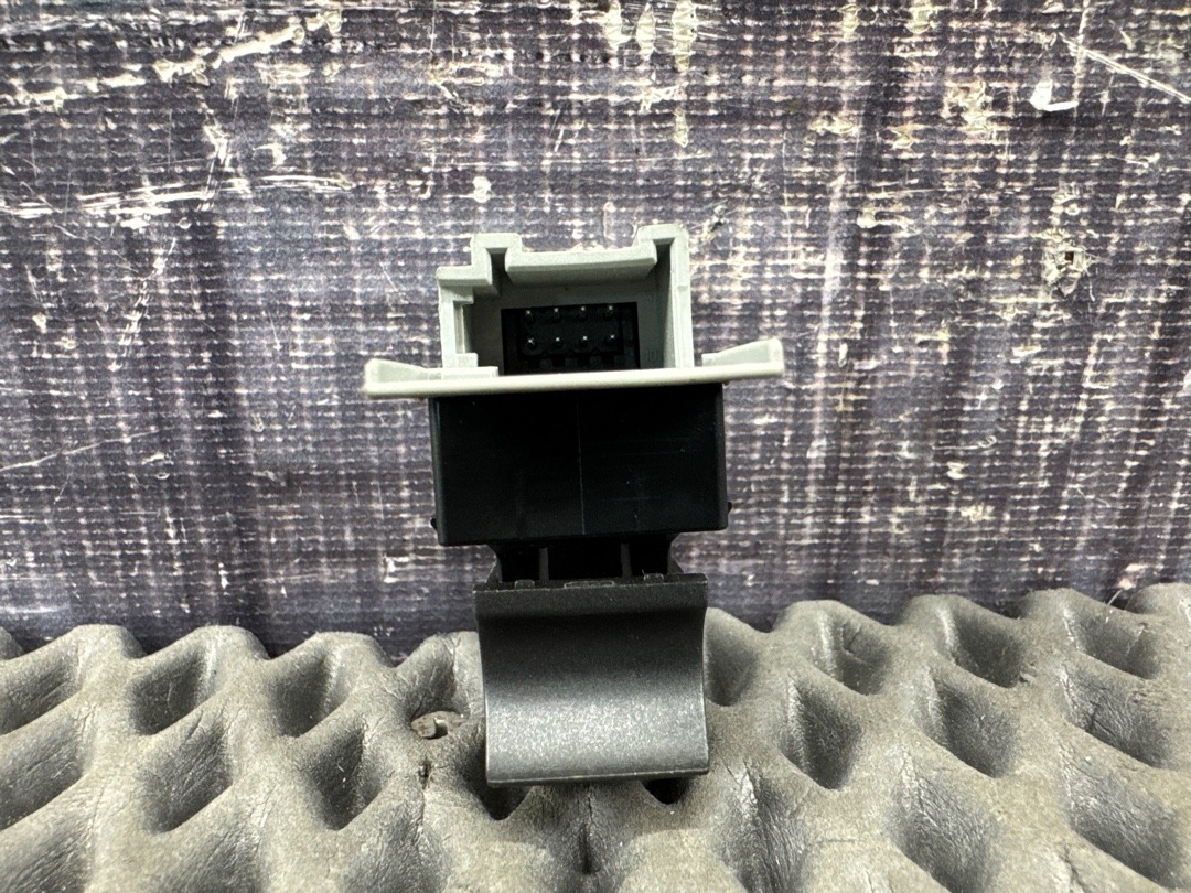 Кнопка стеклоподъемника, 250 рублей, Красноярск