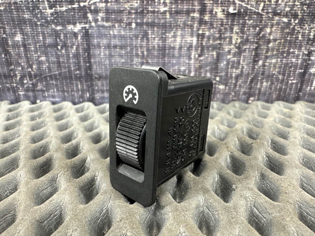 Кнопка яркости подсветки, 90 рублей, Красноярск