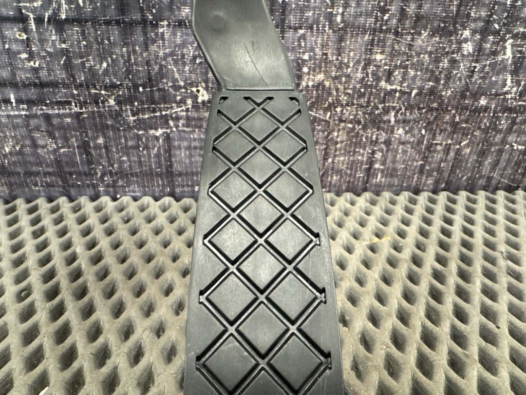 Педаль газа, 1000 рублей, Красноярск