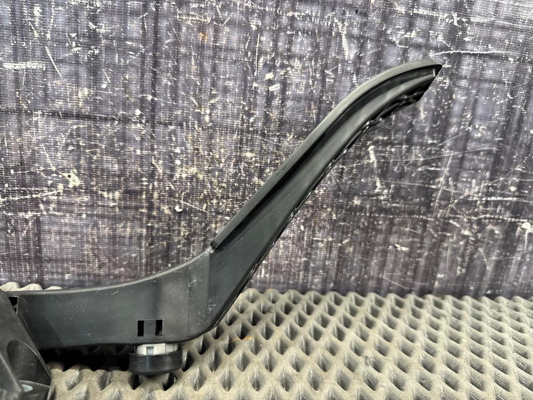 Педаль газа, 1000 рублей, Красноярск