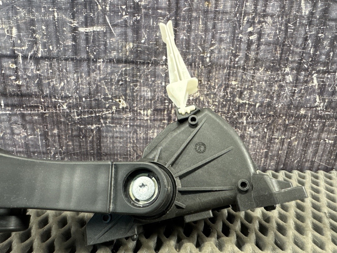 Педаль газа, 1000 рублей, Красноярск