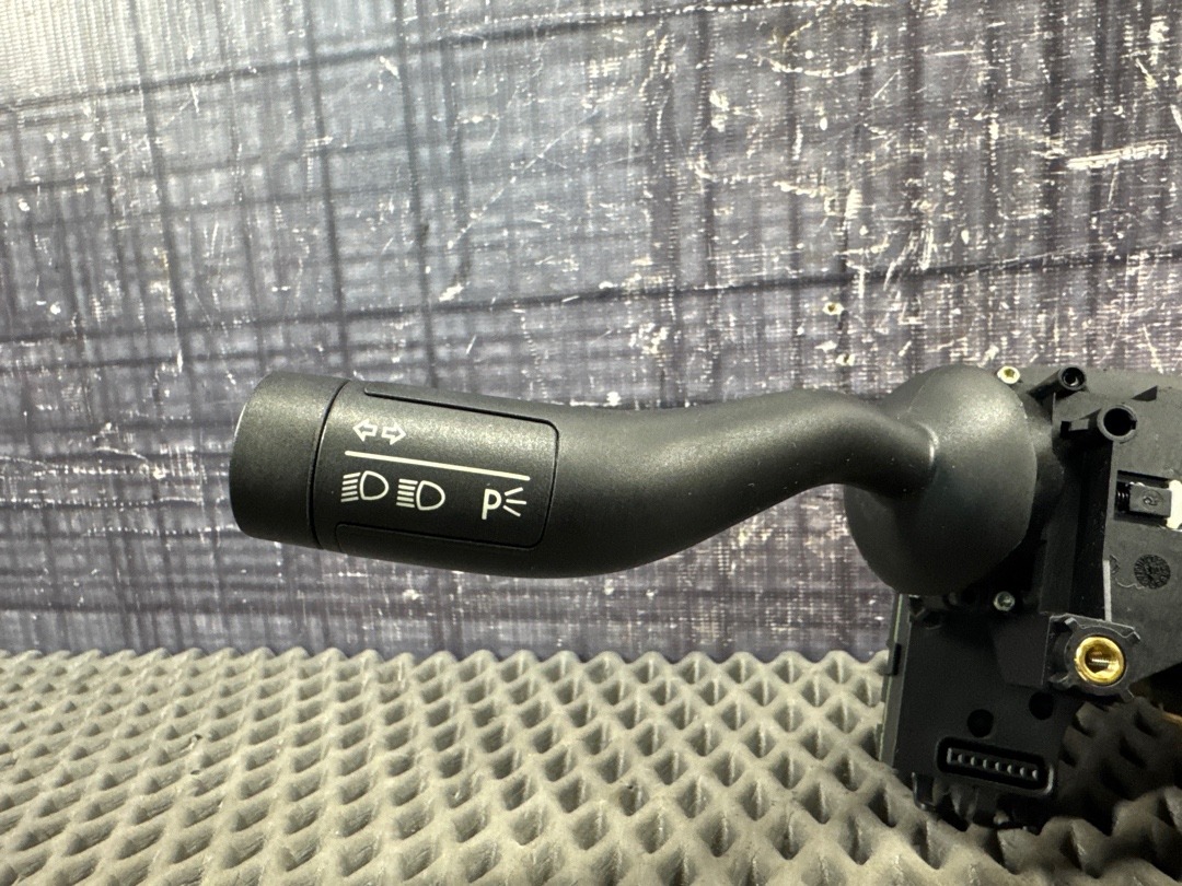 Подрулевой переключатель, 2000 рублей, Красноярск