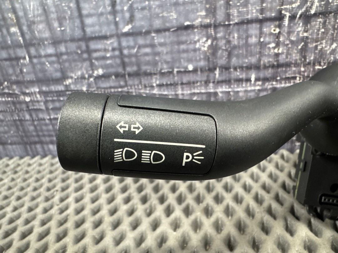 Подрулевой переключатель, 2000 рублей, Красноярск