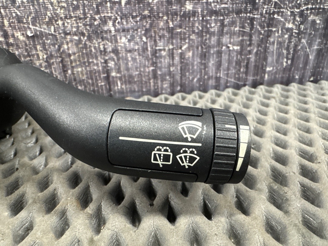 Подрулевой переключатель, 2000 рублей, Красноярск