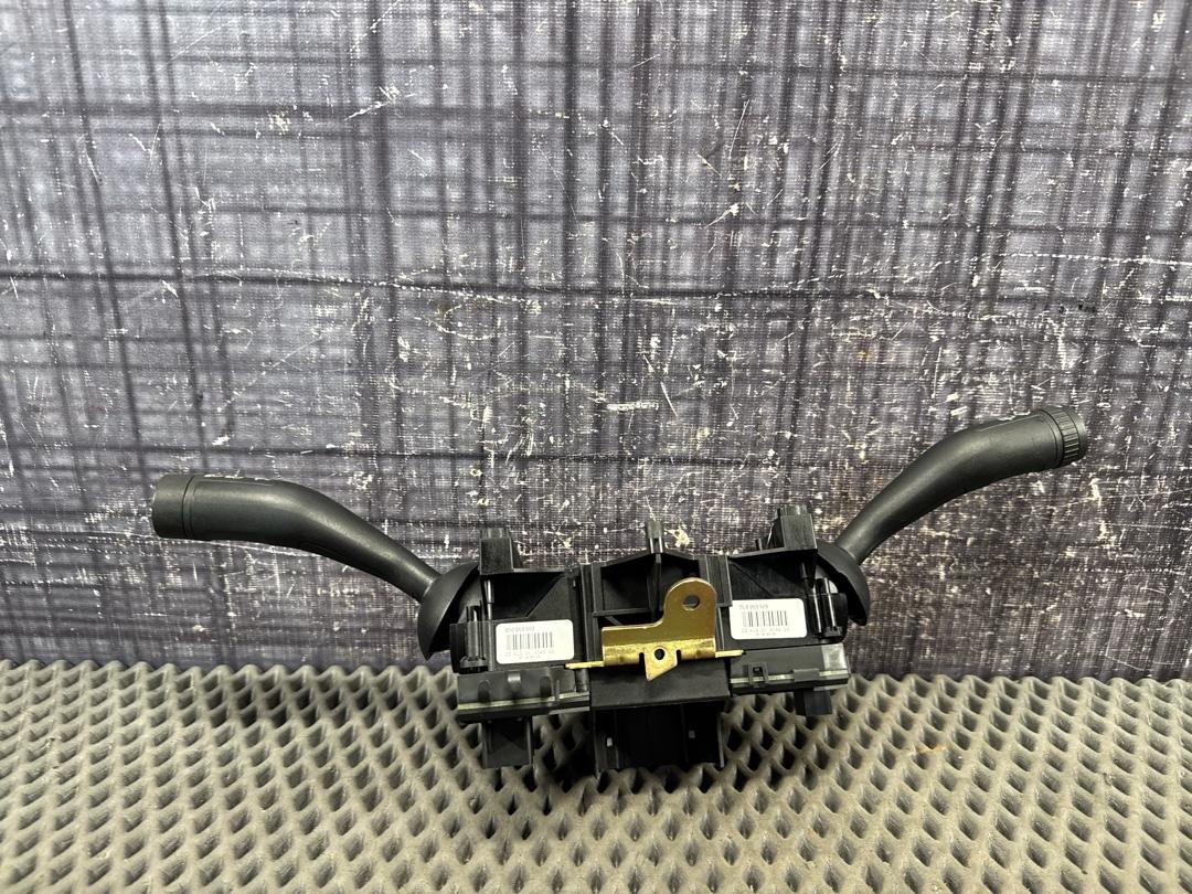 Подрулевой переключатель, 2000 рублей, Красноярск