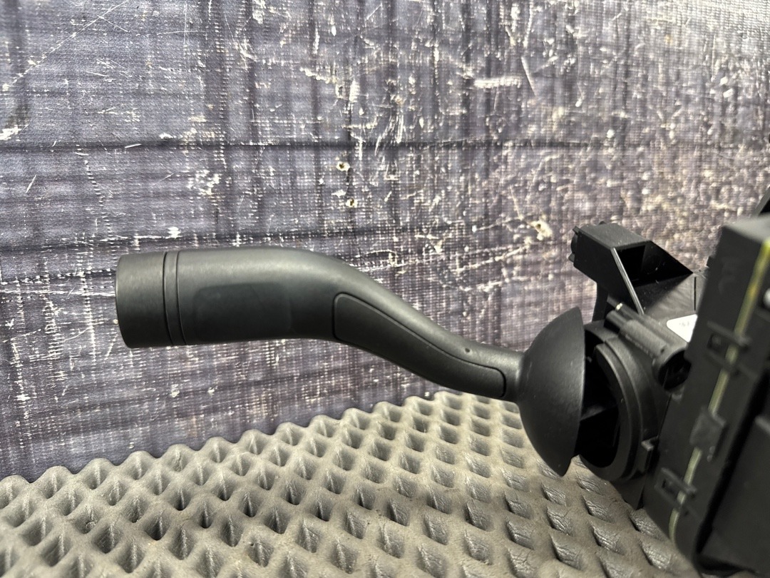 Подрулевой переключатель, 2000 рублей, Красноярск