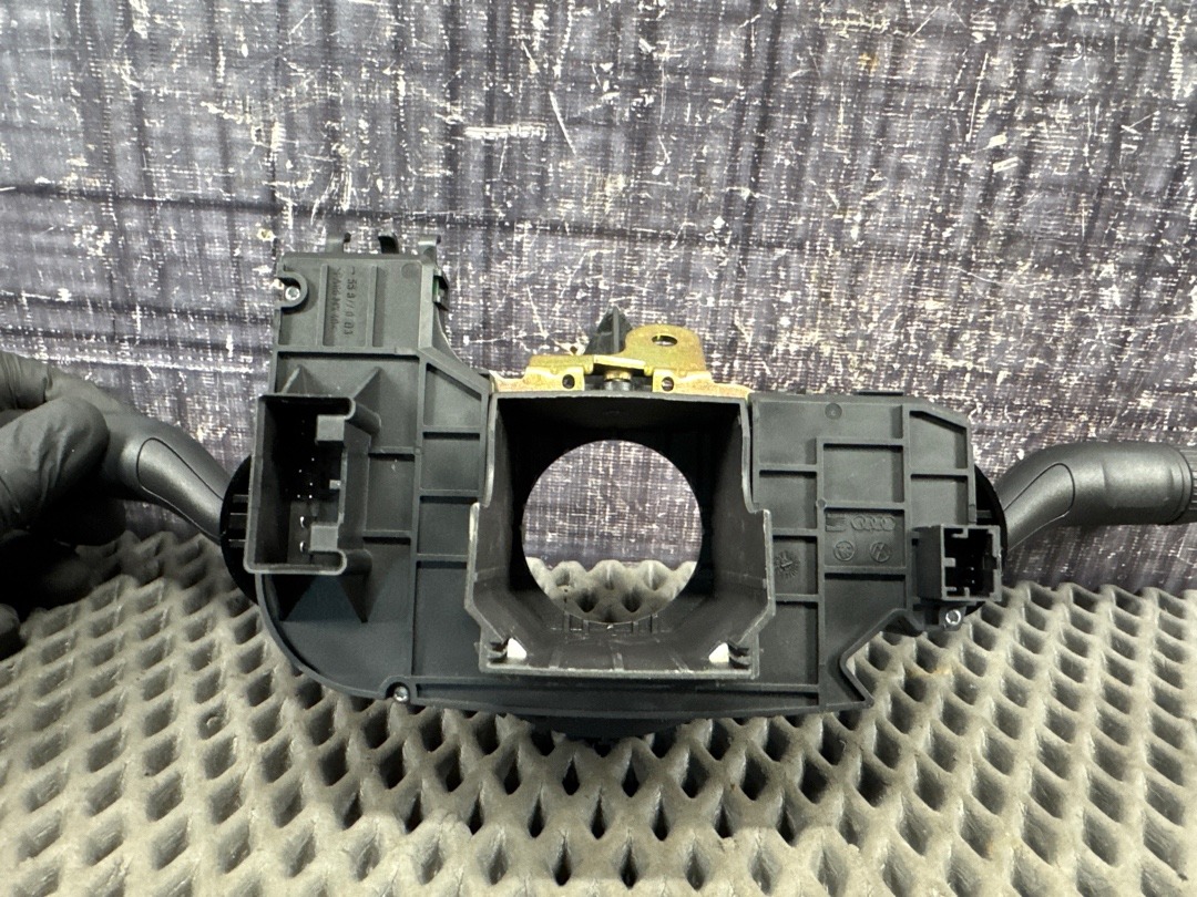 Подрулевой переключатель, 2000 рублей, Красноярск