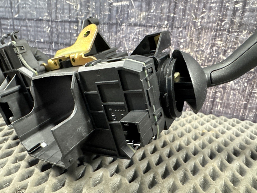 Подрулевой переключатель, 2000 рублей, Красноярск