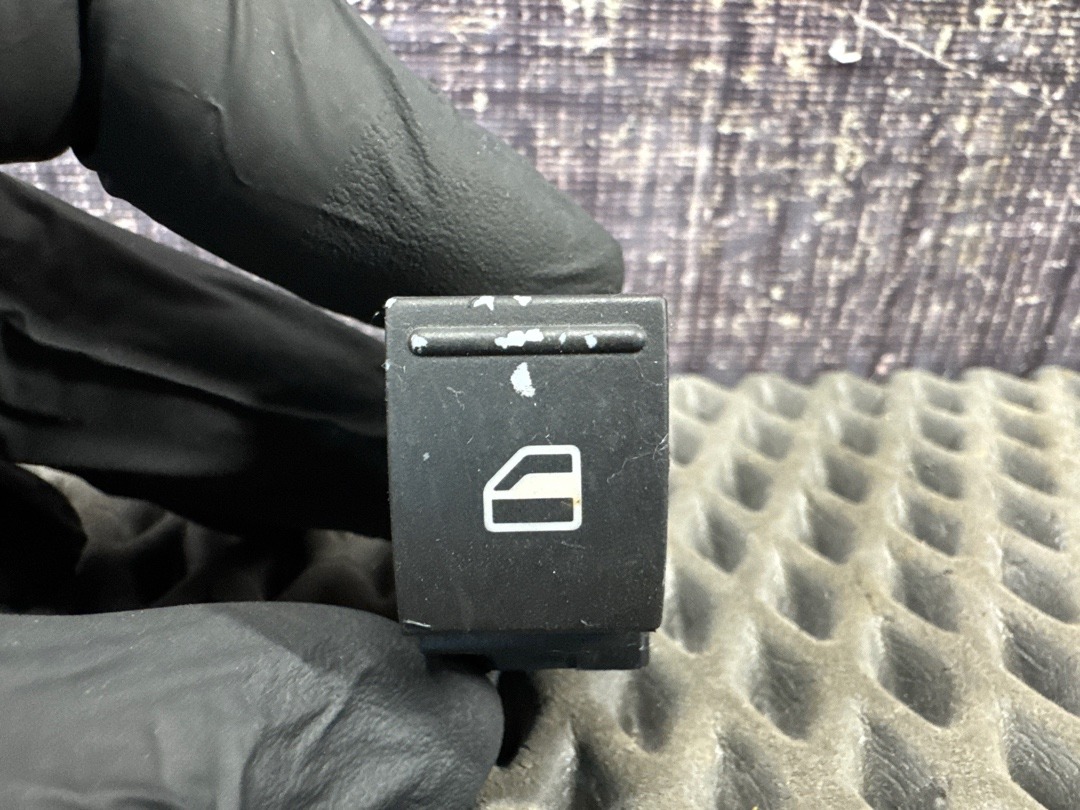 Кнопка стеклоподъемника, 150 рублей, Красноярск