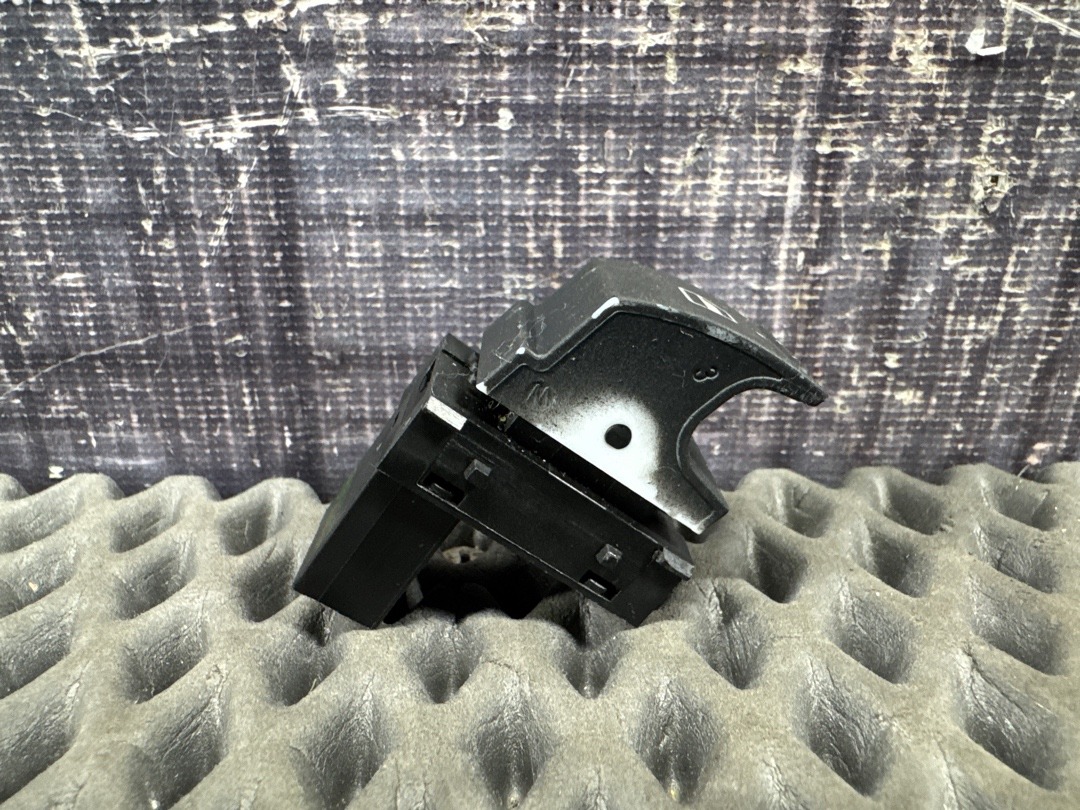 Кнопка стеклоподъемника, 150 рублей, Красноярск