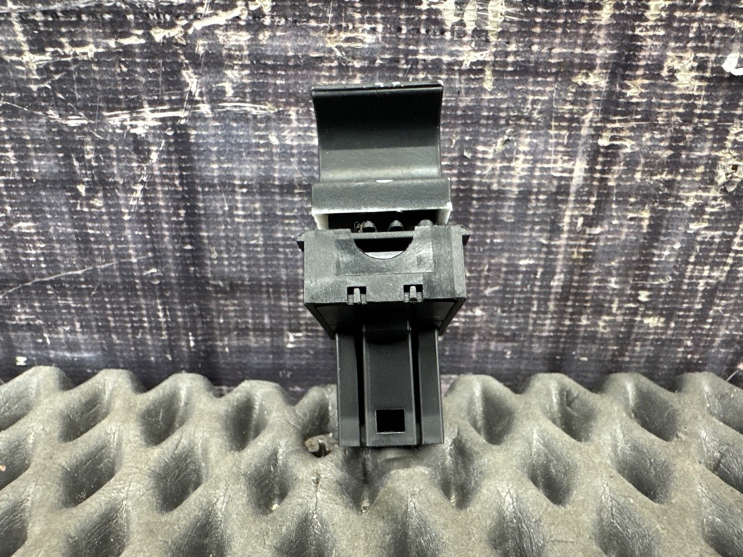 Кнопка стеклоподъемника, 150 рублей, Красноярск