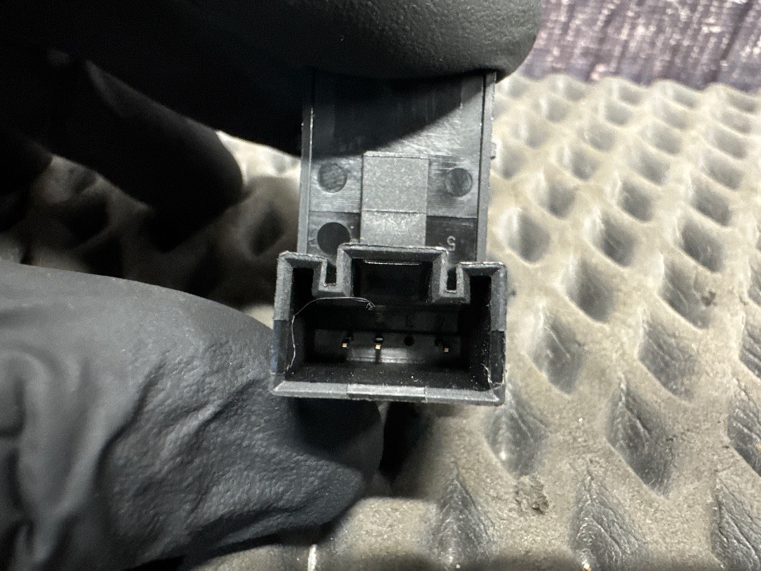 Кнопка стеклоподъемника, 150 рублей, Красноярск