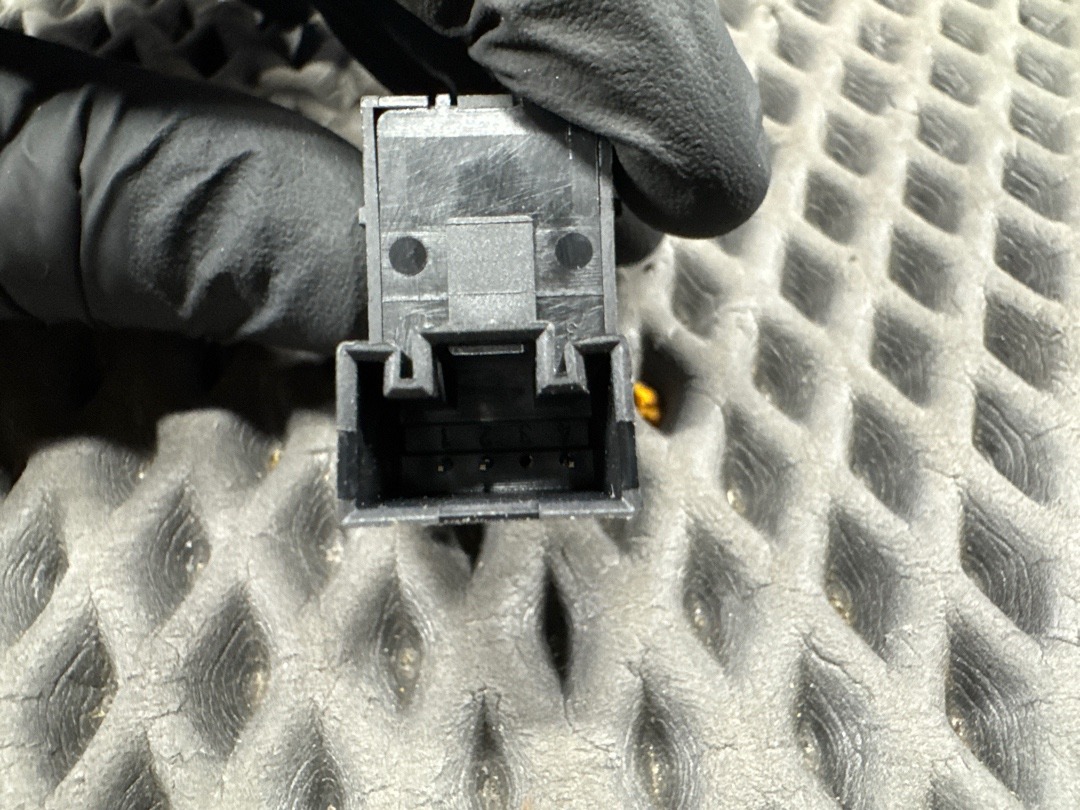 Кнопка стеклоподъемника, 200 рублей, Красноярск