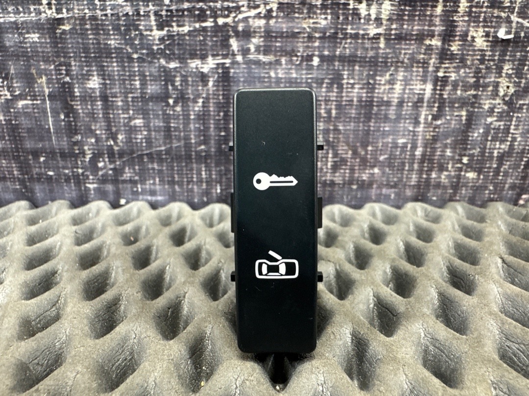 Кнопка центрального замка, 350 рублей, Красноярск