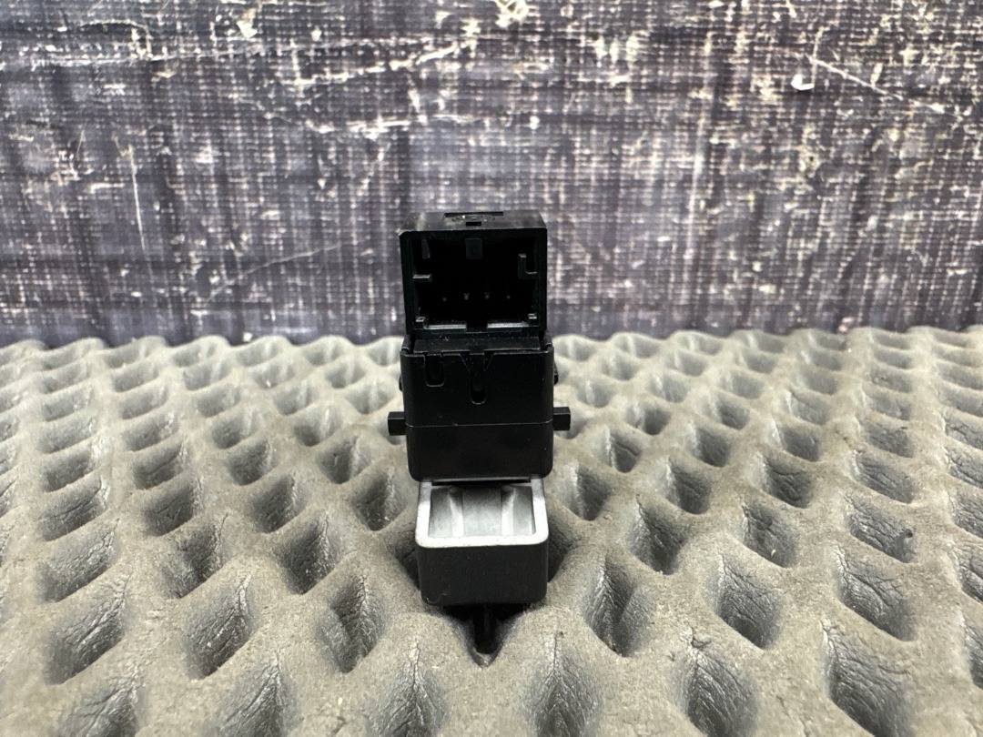 Кнопка центрального замка, 350 рублей, Красноярск