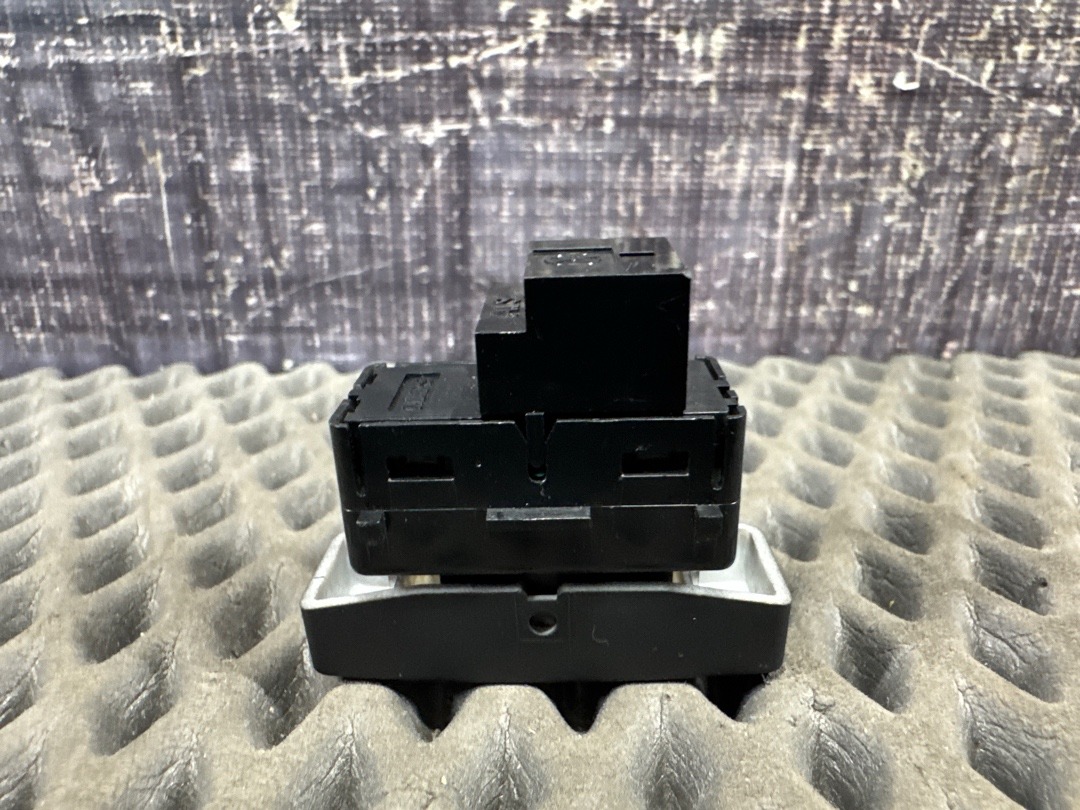 Кнопка центрального замка, 350 рублей, Красноярск