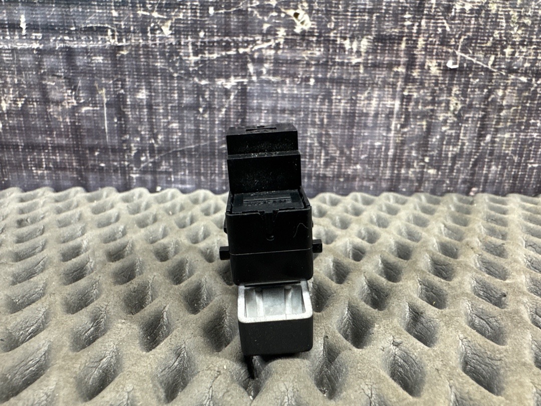 Кнопка центрального замка, 350 рублей, Красноярск