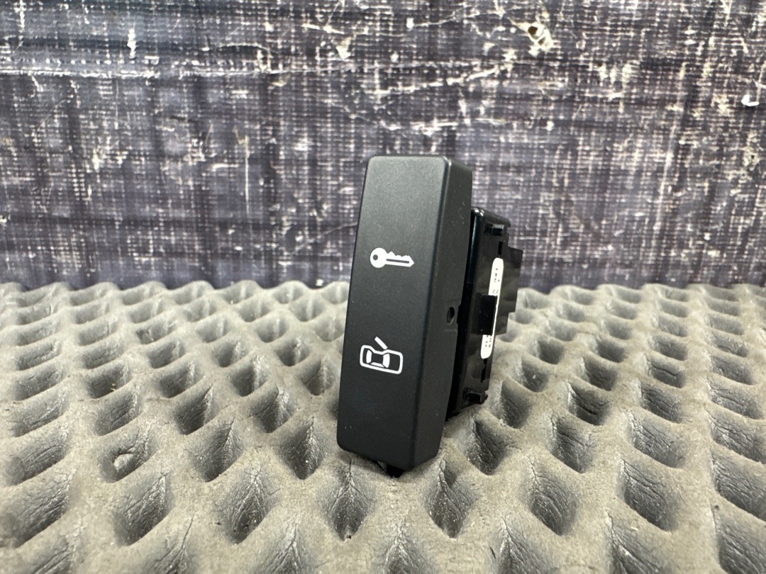 Кнопка центрального замка, 350 рублей, Красноярск