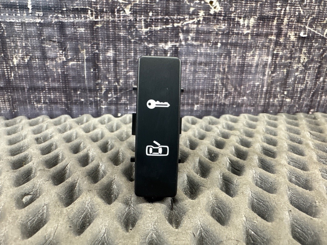 Кнопка центрального замка, 350 рублей, Красноярск