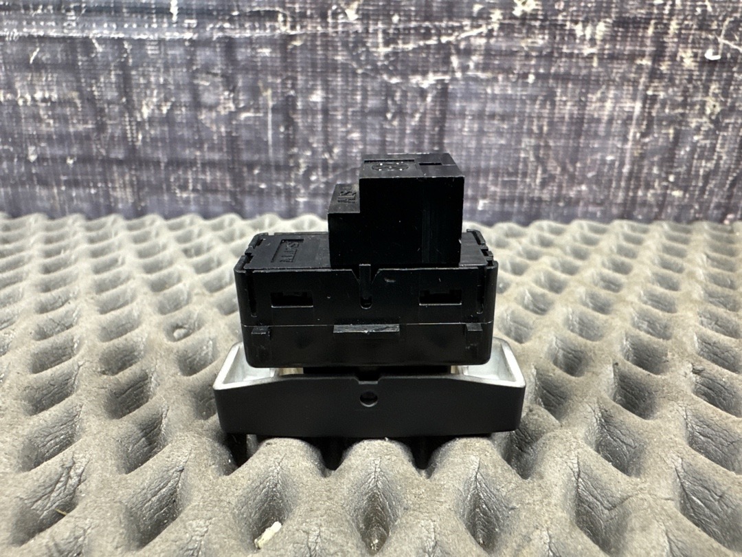 Кнопка центрального замка, 350 рублей, Красноярск