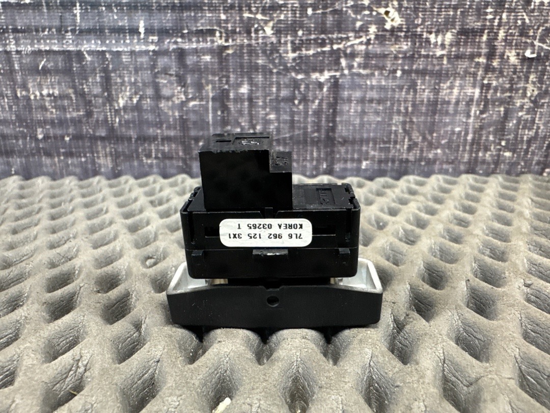 Кнопка центрального замка, 350 рублей, Красноярск