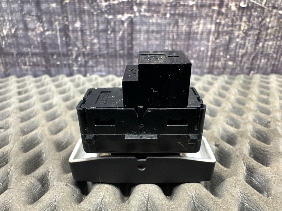 Кнопка центрального замка, 350 рублей, Красноярск