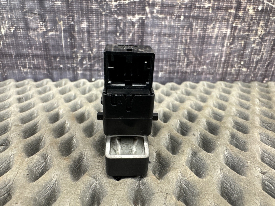 Кнопка центрального замка, 350 рублей, Красноярск