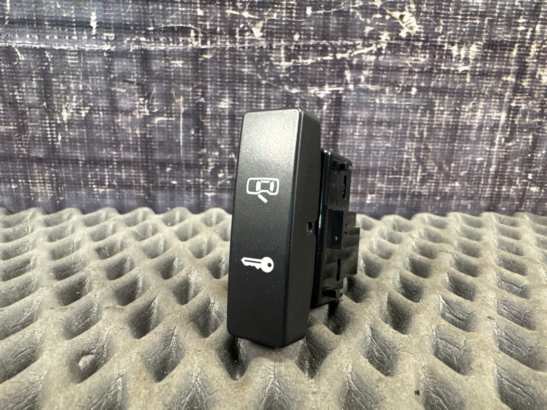 Кнопка центрального замка, 350 рублей, Красноярск