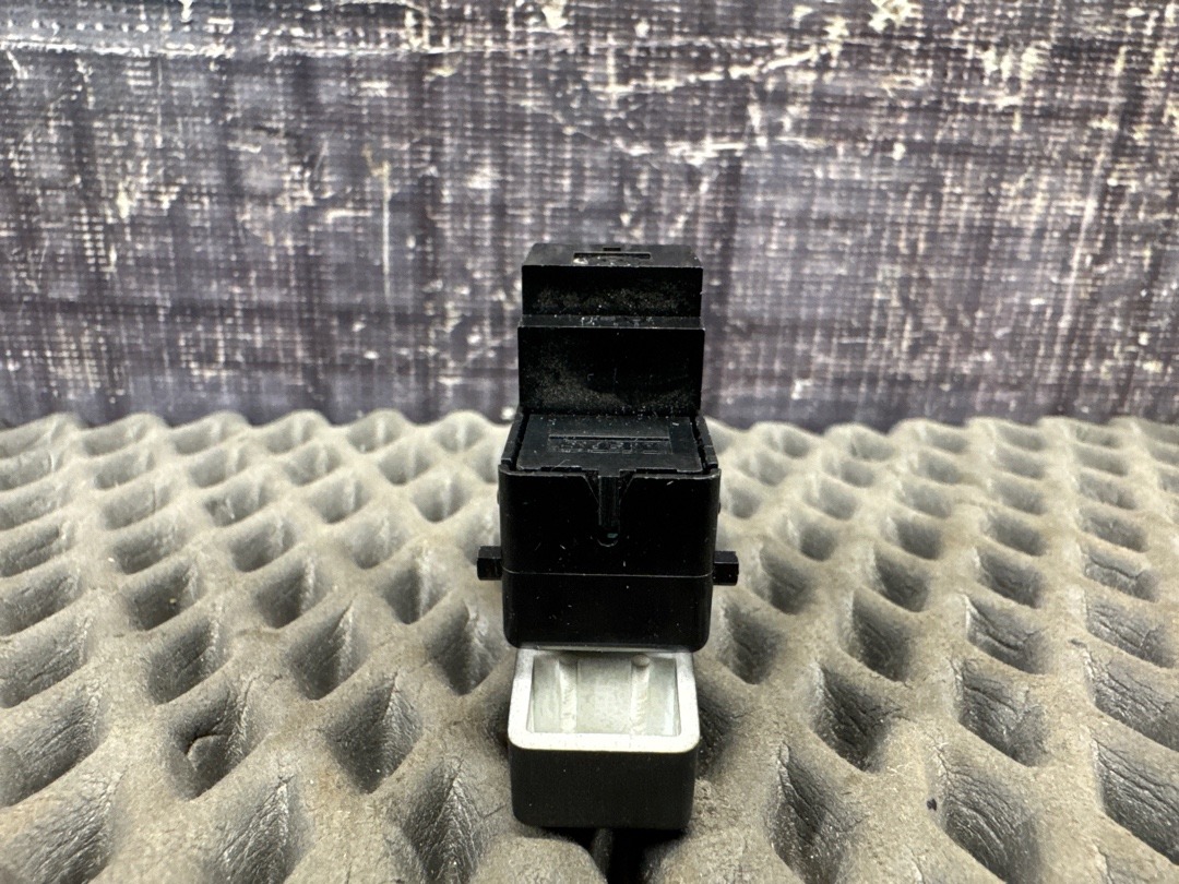 Кнопка центрального замка, 350 рублей, Красноярск