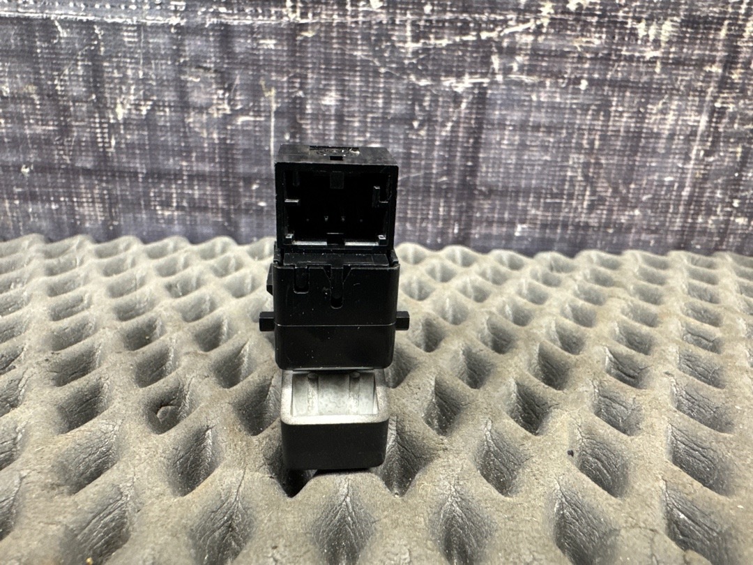 Кнопка центрального замка, 350 рублей, Красноярск