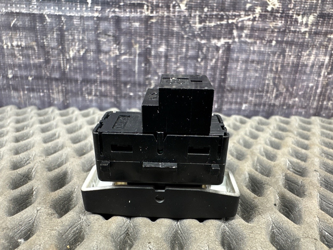 Кнопка центрального замка, 350 рублей, Красноярск