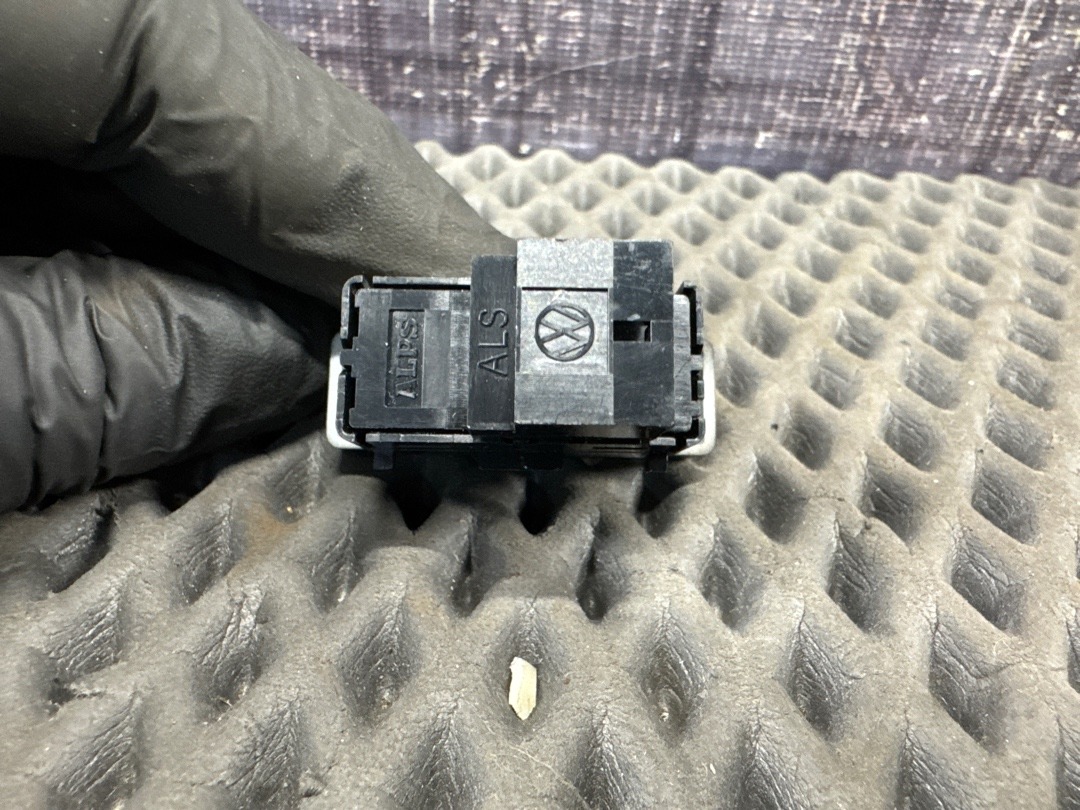 Кнопка центрального замка, 350 рублей, Красноярск