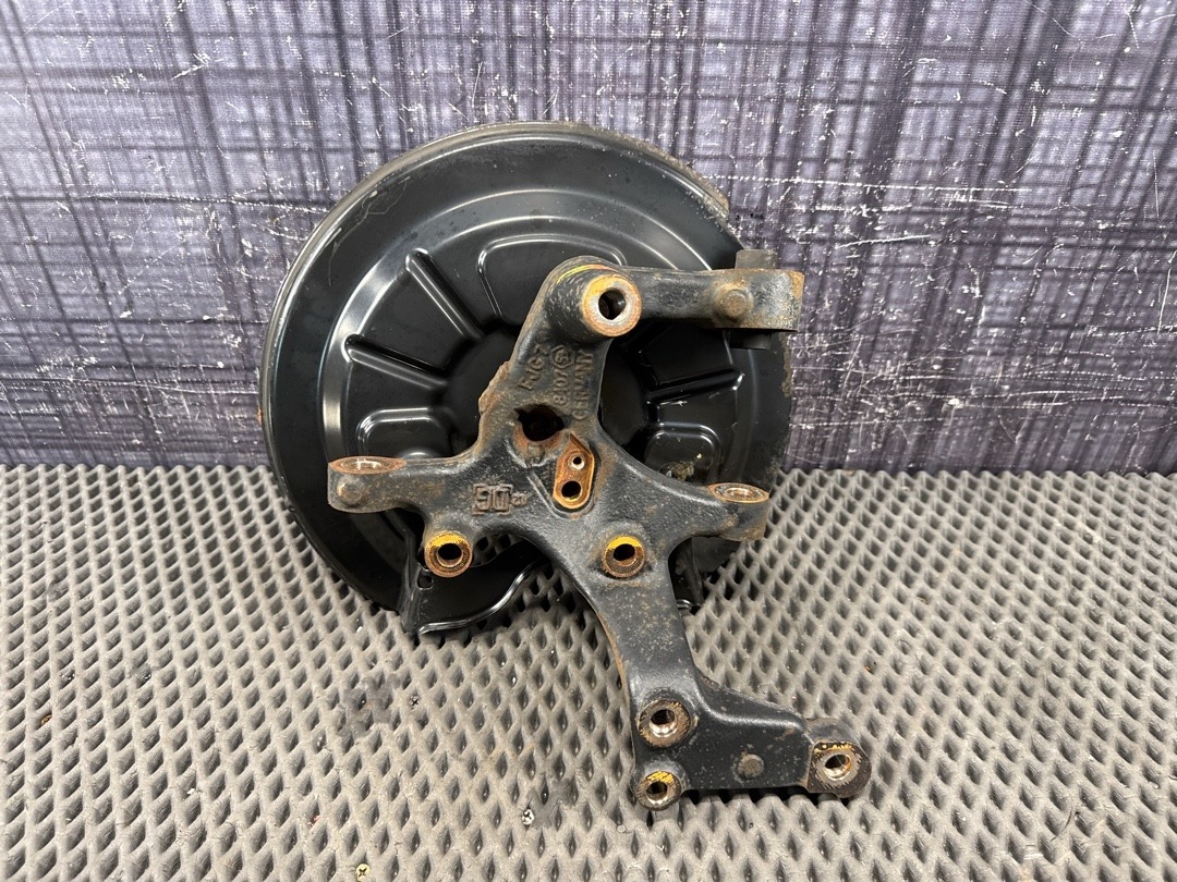 Поворотный кулак, 3680 рублей, Красноярск