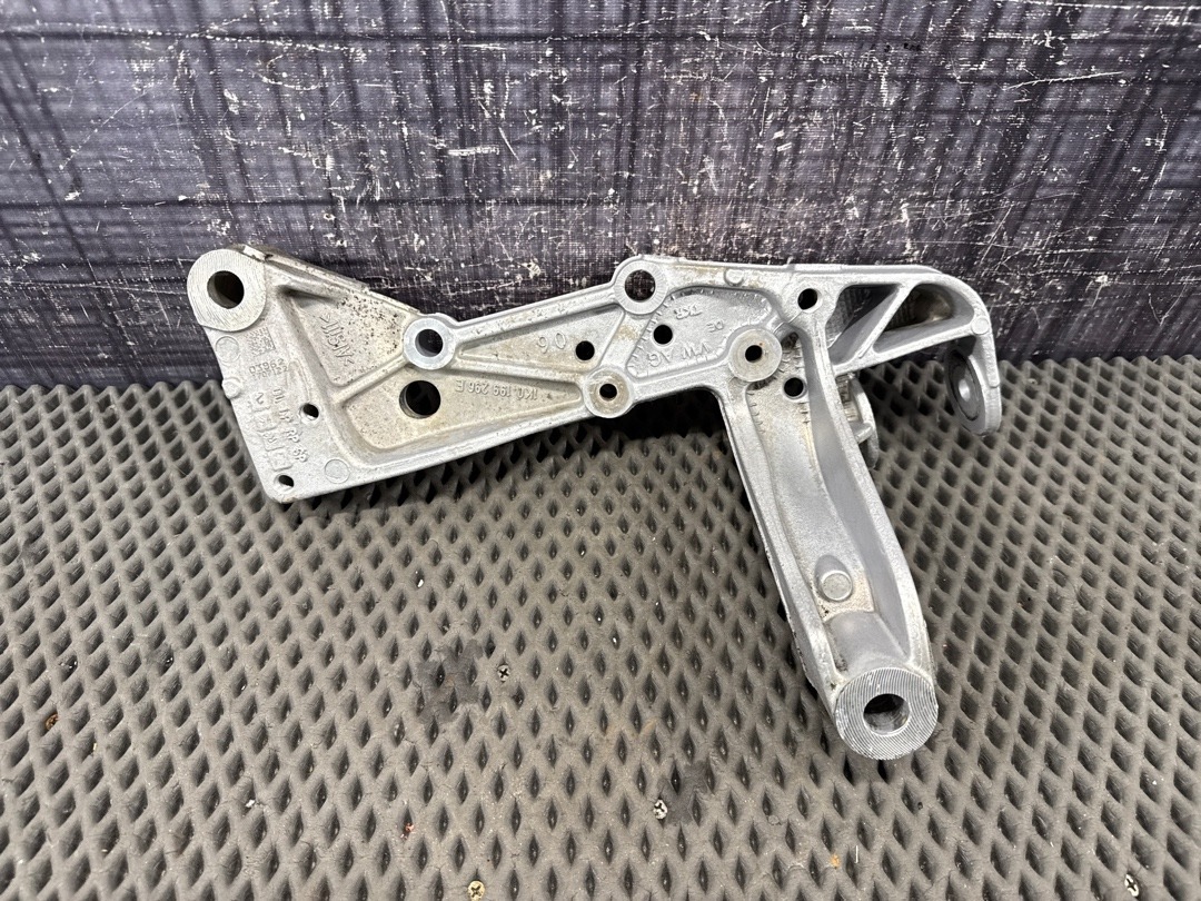 Кронштейн, 3180 рублей, Красноярск