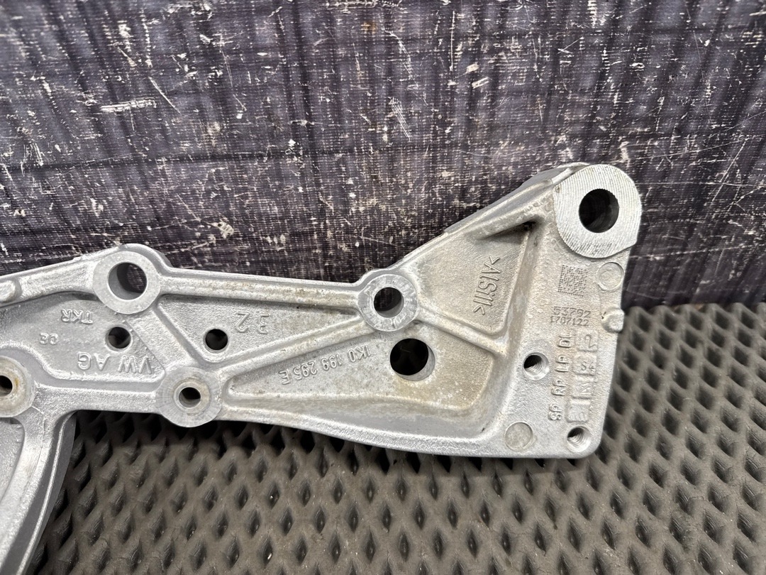 Кронштейн, 3180 рублей, Красноярск