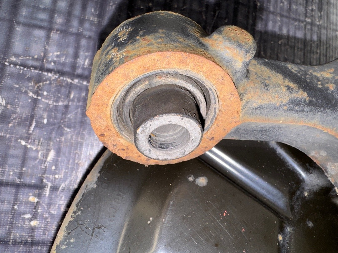 Поворотный кулак, 3680 рублей, Красноярск