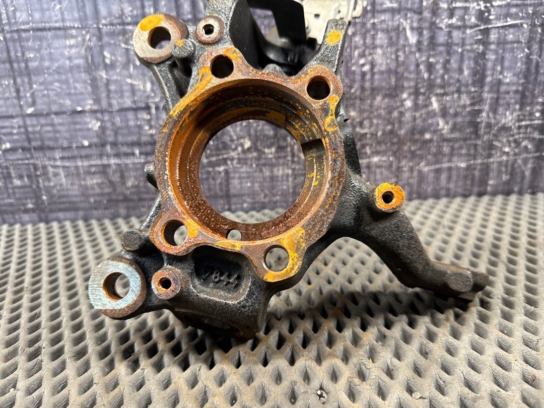 Поворотный кулак, 2370 рублей, Красноярск