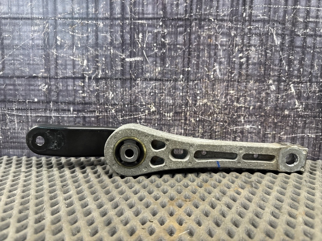 Опора двигателя, 970 рублей, Красноярск