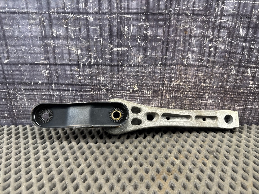 Опора двигателя, 970 рублей, Красноярск