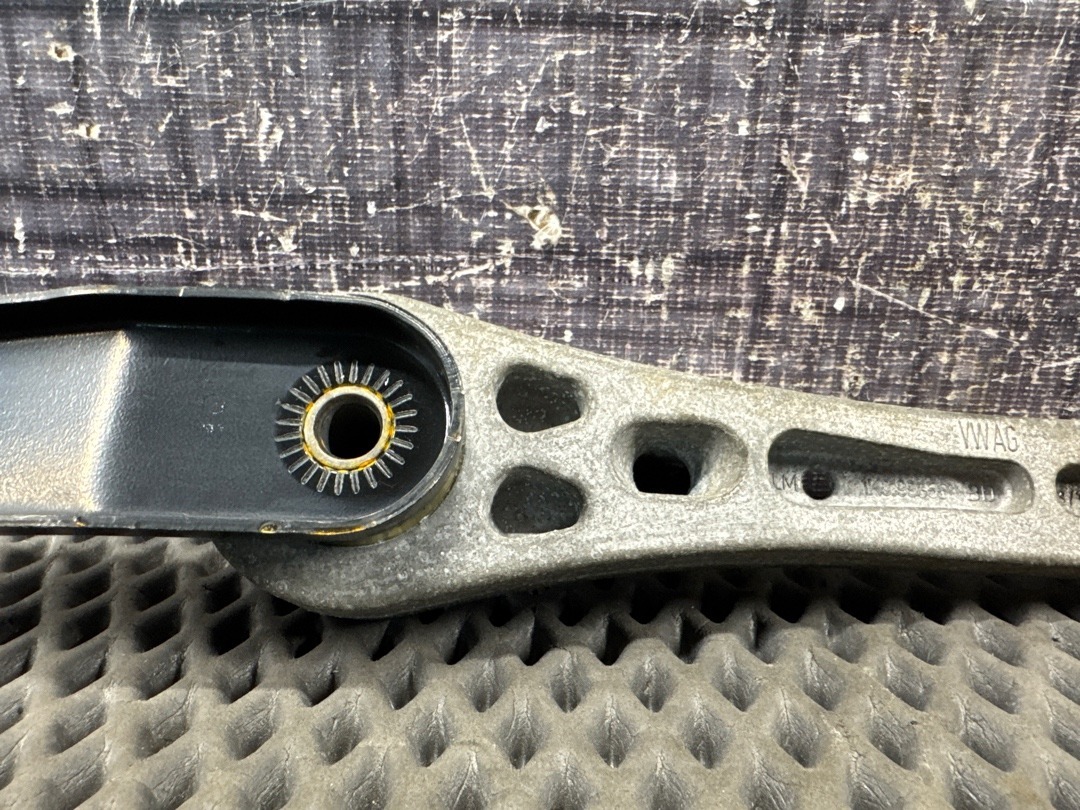 Опора двигателя, 970 рублей, Красноярск