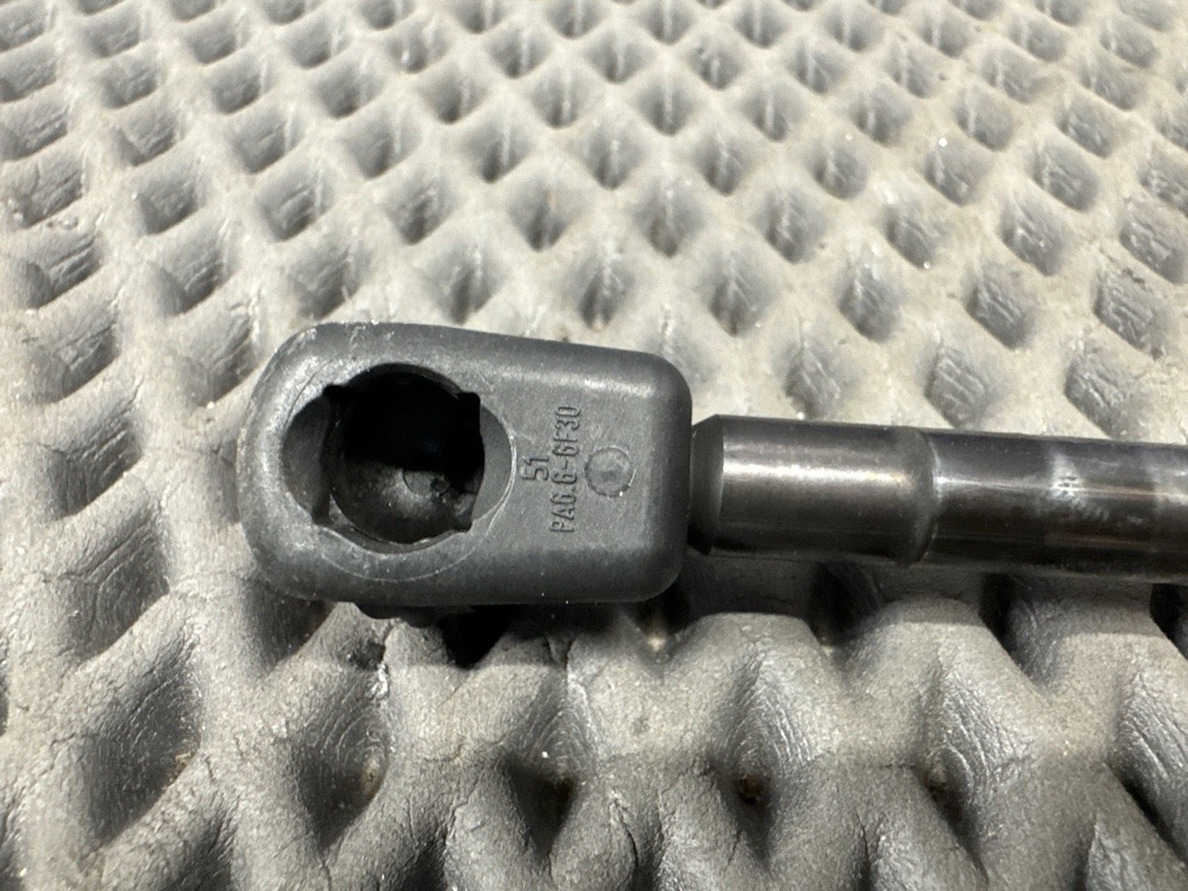 Амортизатор багажника, 870 рублей, Красноярск