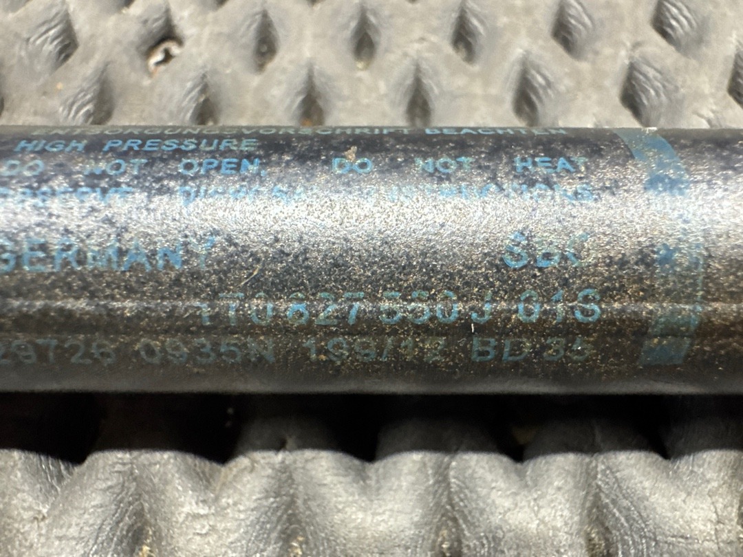 Амортизатор багажника, 870 рублей, Красноярск