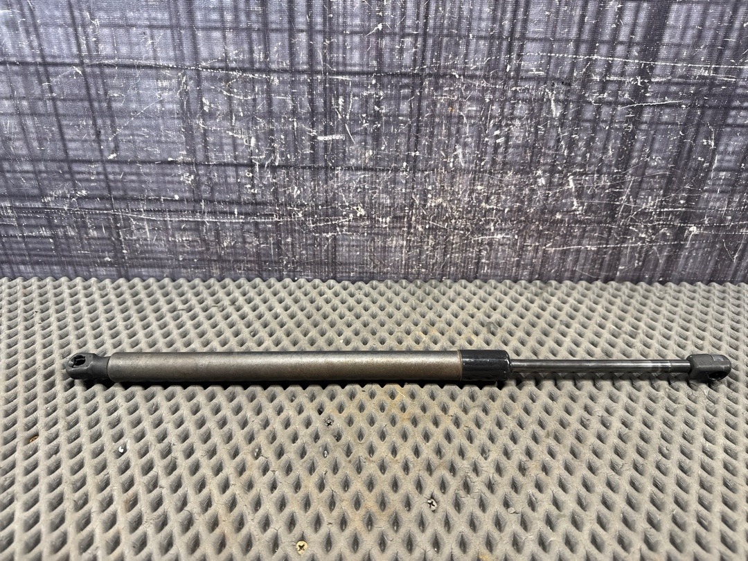 Амортизатор багажника, 870 рублей, Красноярск